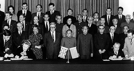 Hong Kong, semnare acord Margaret Thatcher si Zhao Ziyang